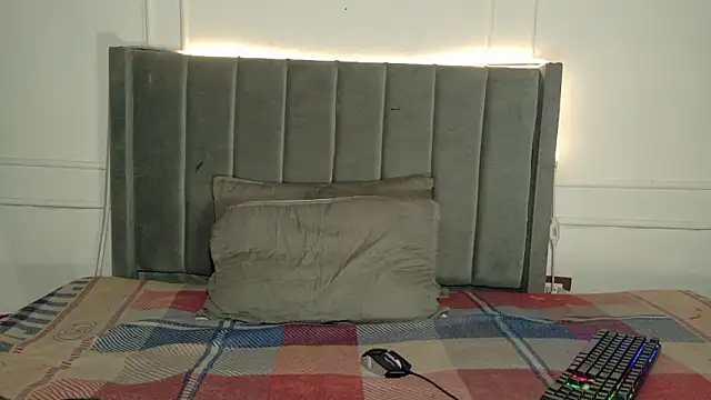 luxuryheaven 8 online show from February 10, 9:25 pm