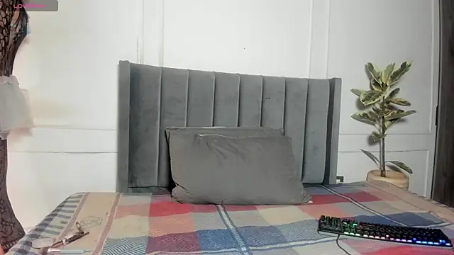 luxuryheaven 8 online show from December 17, 9:20 pm