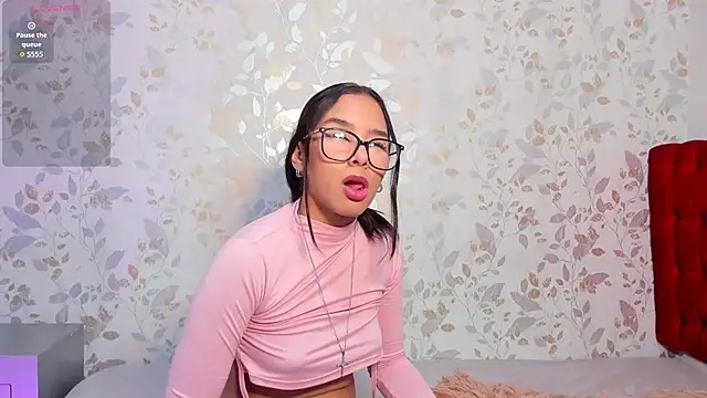 Snapshot of Luciaoregon chatting on November 7, 1:26 pm Luciaoregon online show from November 7, 1:26 pm