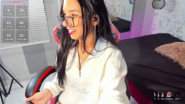 Luciaoregon online show from October 17, 1:35 pm