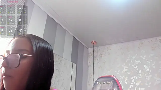 Snapshot of Luciaoregon chatting on December 4, 12:48 pm Luciaoregon online show from December 4, 12:48 pm