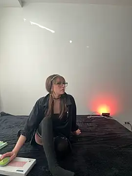 stiven 1  online show from October 6, 9:48 pm