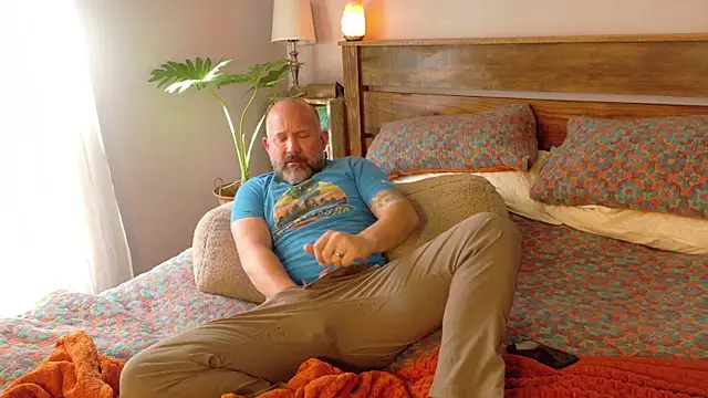 fuckadilf online show from December 4, 3:00 pm