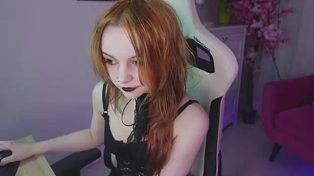 Snapshot of Staymonica chatting on March 3, 1:18 pm Staymonica online show from March 3, 1:18 pm