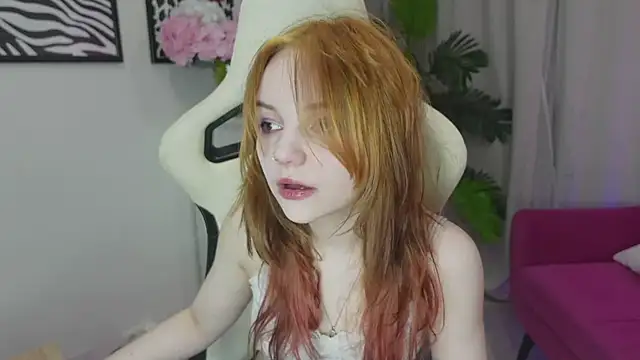 Snapshot of Staymonica chatting on February 25, 12:49 pm Staymonica online show from February 25, 12:49 pm