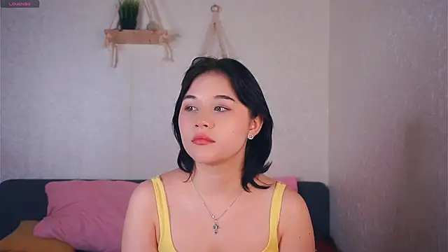 EviaVanveen online show from December 2, 7:43 am