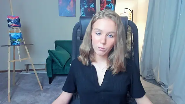 Snapshot of TienKnous chatting on October 2, 2:53 pm TienKnous online show from October 2, 2:53 pm