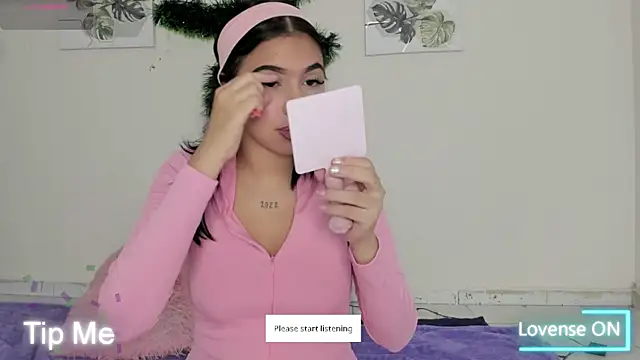 Ainoa Pink online show from December 3, 12:37 pm