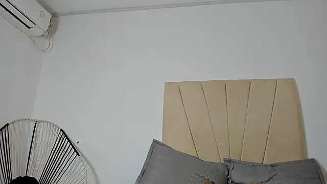 Ainoa Pink online show from November 12, 8:12 pm