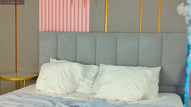 SabrinaSong online show from November 24, 4:40 pm