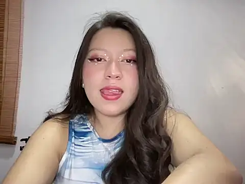 Rachel James   online show from November 9, 2:15 am