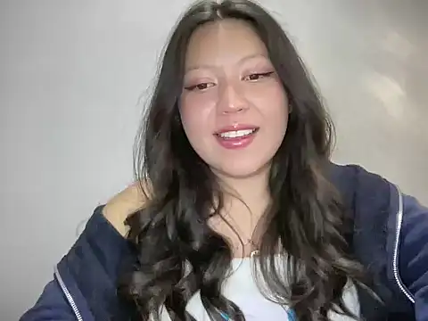 Rachel James   online show from October 30, 5:39 am