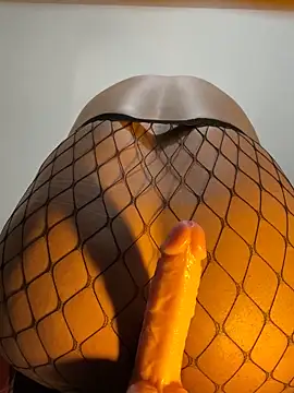 Snapshot of CatDogAlexxx chatting on November 27, 6:08 pm CatDogAlexxx online show from November 27, 6:08 pm