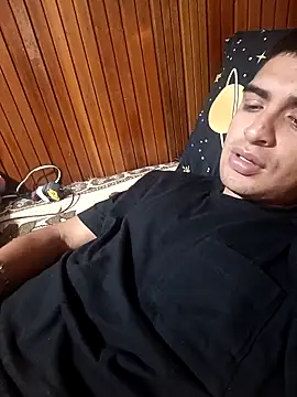 Snapshot of daniandr119 chatting on February 10, 12:42 am daniandr119 online show from February 10, 12:42 am