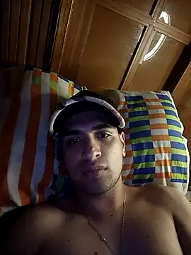 Snapshot of daniandr119 chatting on November 27, 1:50 am daniandr119 online show from November 27, 1:50 am