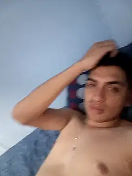 Snapshot of daniandr119 chatting on December 2, 2:23 am daniandr119 online show from December 2, 2:23 am