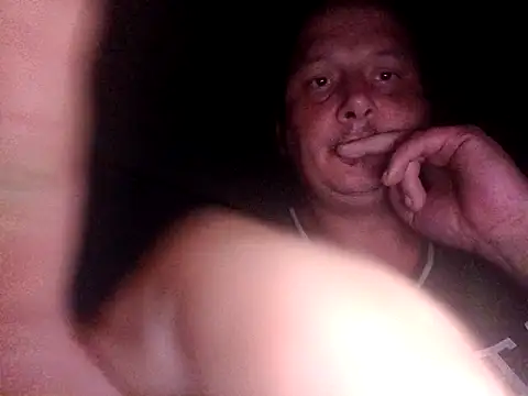 Snapshot of macKnd chatting on October 31, 11:55 pm macKnd online show from October 31, 11:55 pm