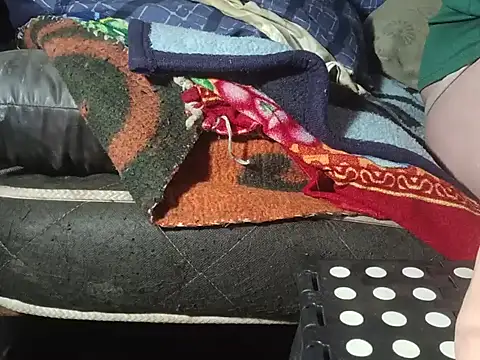 Snapshot of macKnd chatting on October 24, 5:56 pm macKnd online show from October 24, 5:56 pm