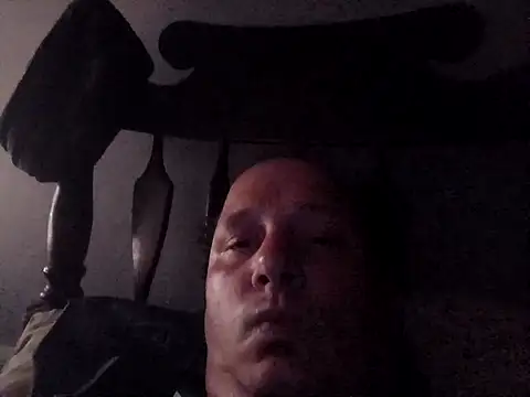 macKnd online show from October 16, 6:27 pm