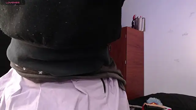 Snapshot of Alessandra_Shayk666 chatting on November 27, 12:11 am Alessandra Shayk666 online show from November 27, 12:11 am