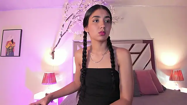 cloe taylor   online show from November 26, 3:06 am