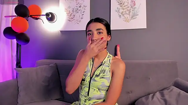 cloe taylor   online show from October 29, 5:06 am