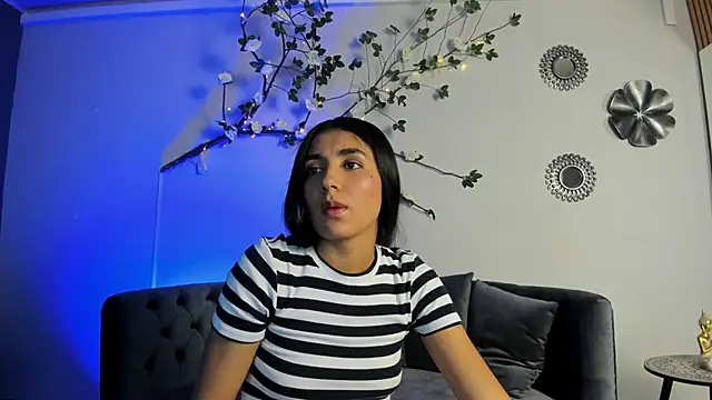 cloe taylor   online show from November 3, 8:01 pm