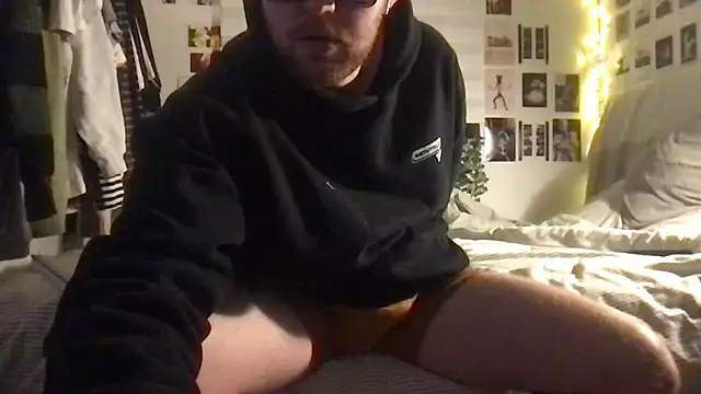 Angus80085 online show from March 13, 7:08 pm