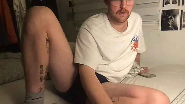 Angus80085 online show from October 28, 9:03 pm