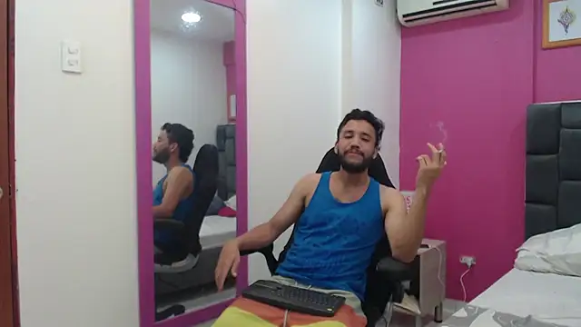 Juan FelipeX01 online show from November 9, 4:00 pm