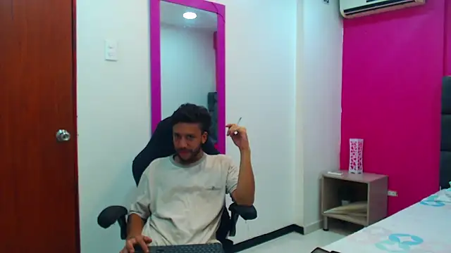 Juan FelipeX01 online show from October 6, 3:24 pm