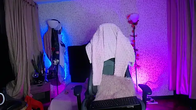 antia z online show from November 2, 7:52 pm