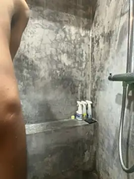 Snapshot of HenryLee1983-cums chatting on March 1, 10:15 am HenryLee1983-cums online show from March 1, 10:15 am