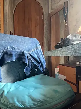 HenryLee1983-cums online show from May 9, 5:33 am