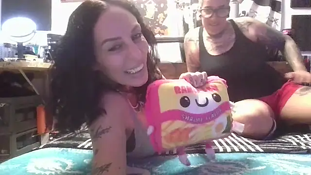 Snapshot of inkdhollow1 chatting on November 20, 3:40 am inkdhollow1 online show from November 20, 3:40 am