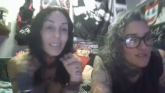inkdhollow1 online show from May 25, 2:22 am