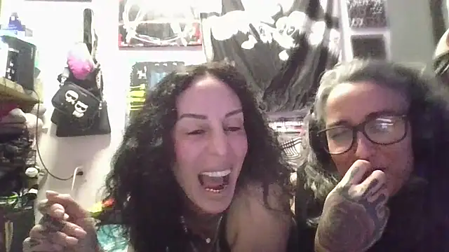 inkdhollow1 online show from April 23, 4:41 am