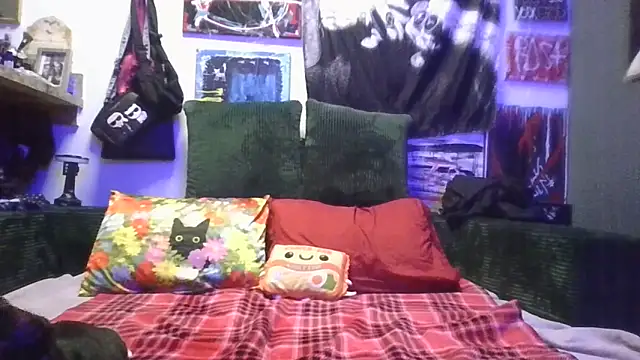 Snapshot of inkdhollow1 chatting on June 22, 3:01 am inkdhollow1 online show from June 22, 3:01 am