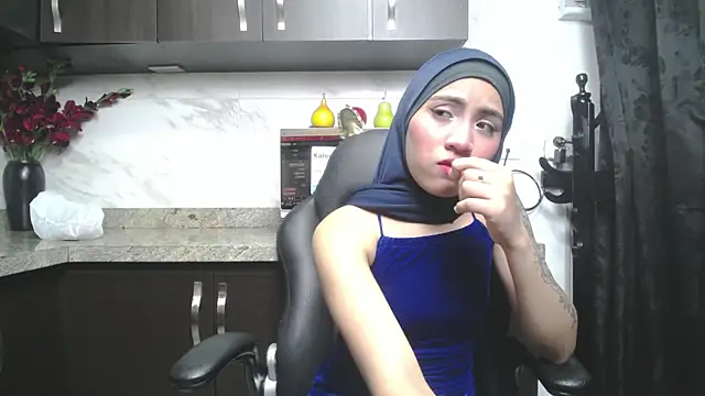 Neesha   online show from November 24, 12:05 pm