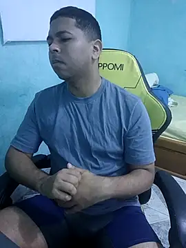 Snapshot of KingLucaslive chatting on November 27, 12:11 am KingLucaslive online show from November 27, 12:11 am