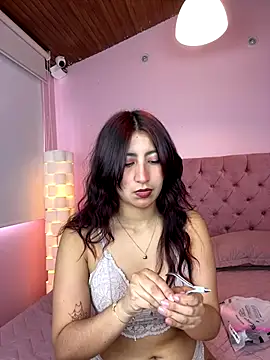 saramooon online show from November 13, 1:04 pm