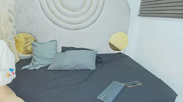 Scaarlett 22  online show from January 13, 8:13 pm