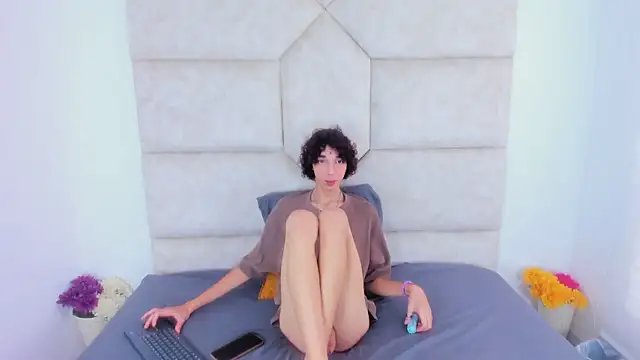 Scaarlett 22  online show from November 15, 5:39 pm