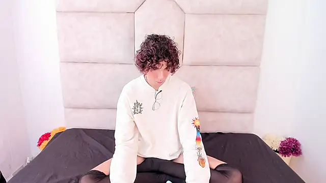 Scaarlett 22  online show from October 19, 5:26 pm