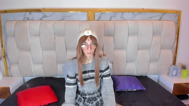 Scaarlett 22  online show from February 17, 6:00 am