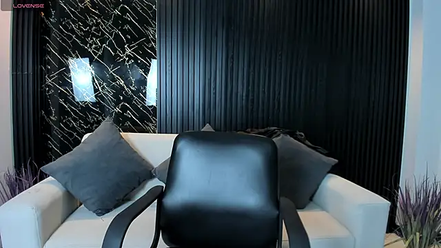 VenusCooper online show from November 10, 6:57 pm