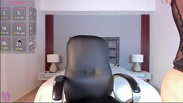 VenusCooper online show from March 20, 7:15 pm