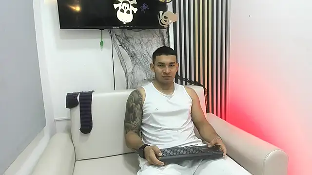 Snapshot of venedic_bull chatting on October 30, 8:39 pm venedic bull online show from October 30, 8:39 pm