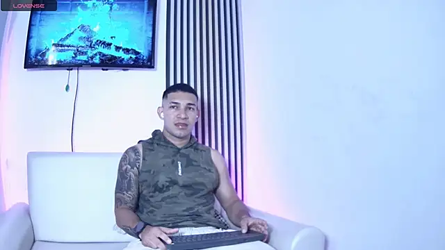 Snapshot of venedic_bull chatting on November 30, 3:40 am venedic bull online show from November 30, 3:40 am