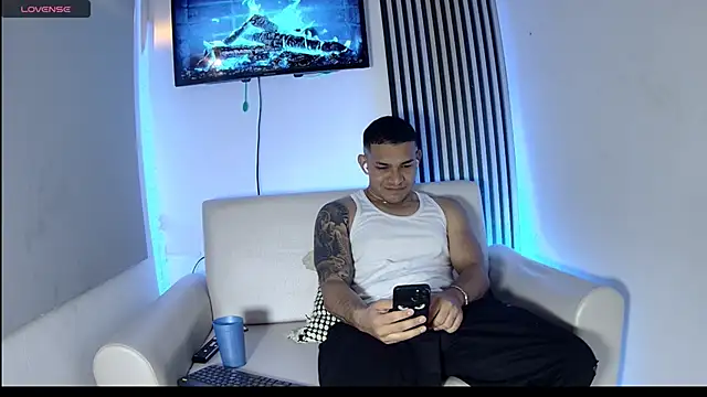 Snapshot of venedic_bull chatting on November 12, 4:16 am venedic bull online show from November 12, 4:16 am